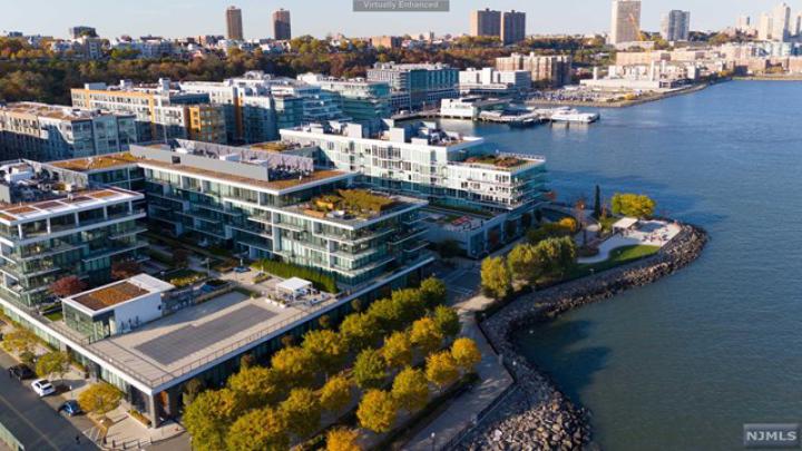 Photo of 1200 Avenue Port Imp 705