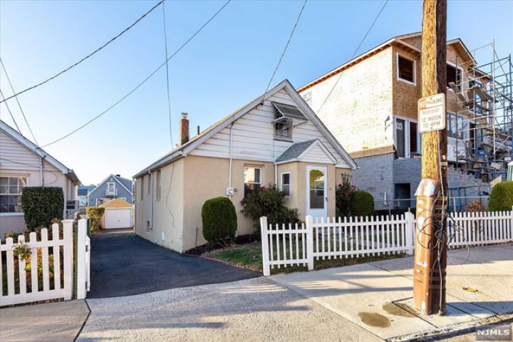 Photo of 87 Maple Street, Kearny NJ