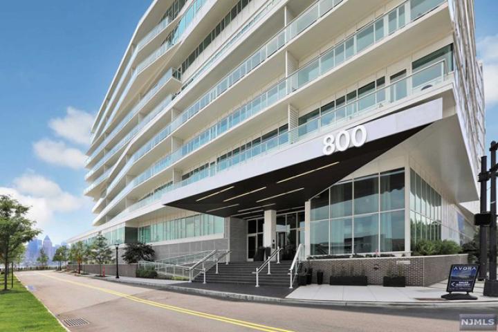 Photo of 800 Avenue Port Imp 317