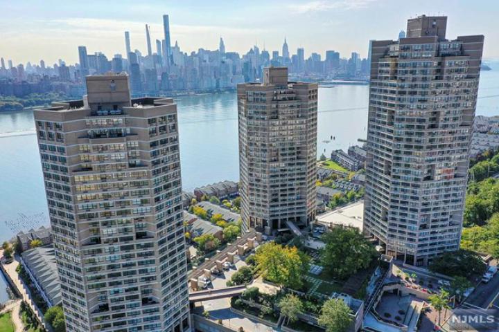 Photo of 7002 Boulevard East 37f, Guttenberg NJ