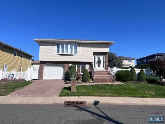 Photo of 290 Hagan Place, Secaucus NJ