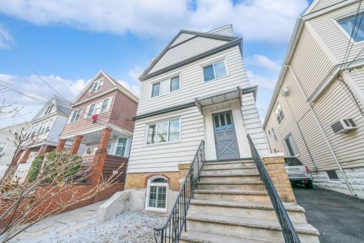 Photo of 158 West 8th Street, Bayonne NJ