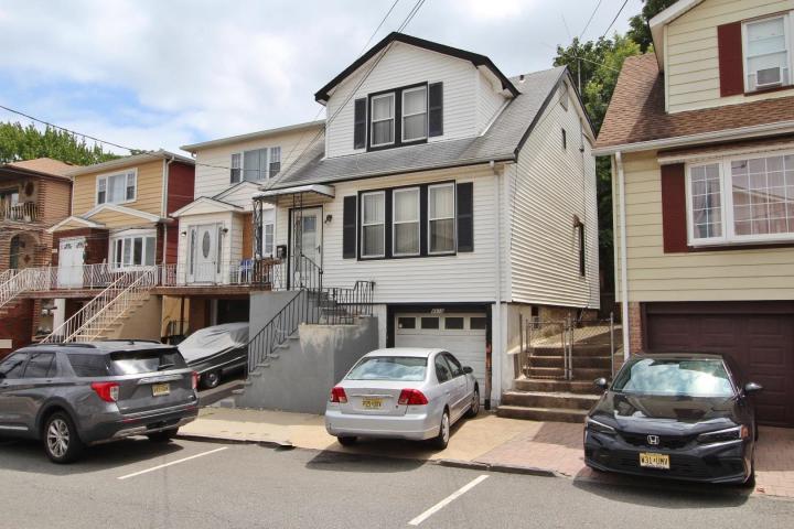 Photo of 8610 Columbia Avenue, North Bergen NJ