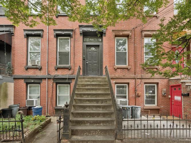 Photo of 247 Pacific Avenue