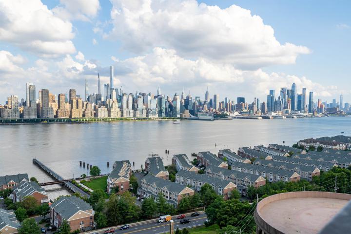 Photo of 6600 Blvd East 11e, West New York NJ