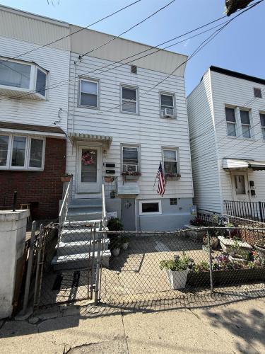Photo of 165 Lincoln Street, Jersey City Heights NJ