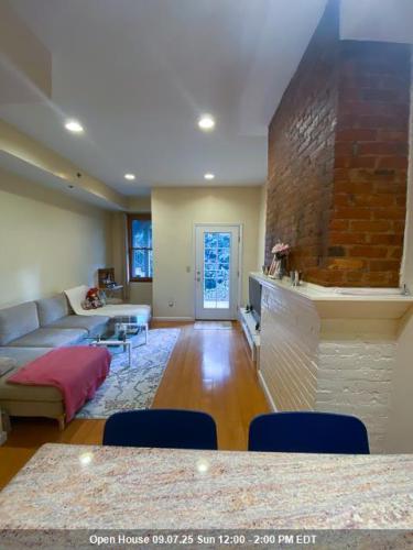 Photo of 447 Pavonia Avenue 3r