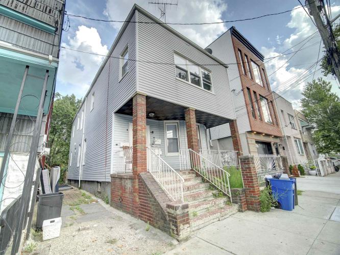 Photo of 224 Freeman Avenue