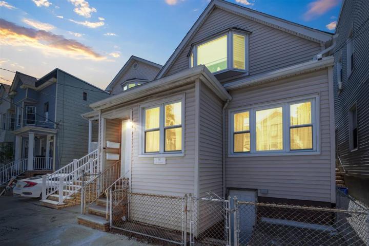 Photo of 96 West 18th Street, Bayonne NJ