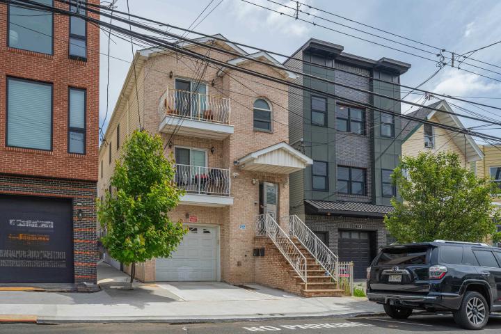 Photo of 116 Bleecker Street, Jersey City Heights NJ