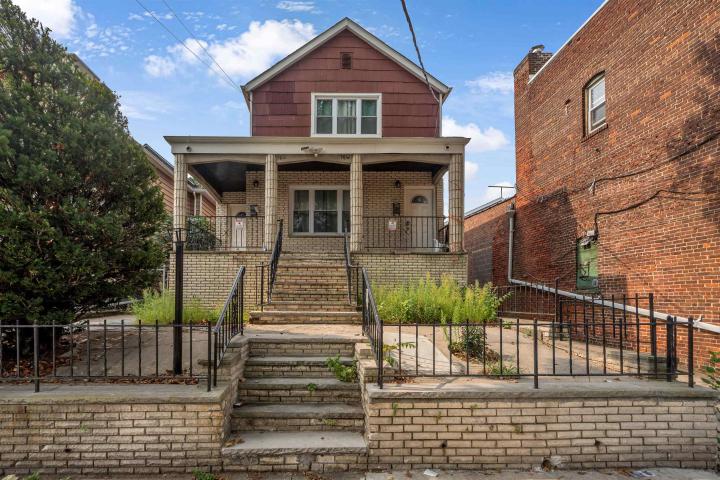 Photo of 76 West 25th Street, Bayonne NJ