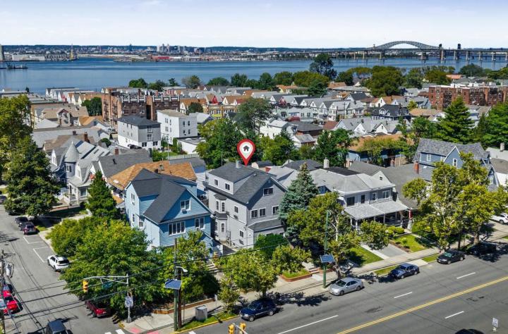 Photo of 815 Kennedy Boulevard, Bayonne NJ