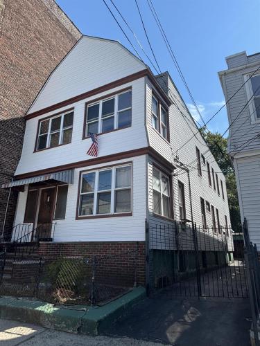 Photo of 108 Rutgers Avenue