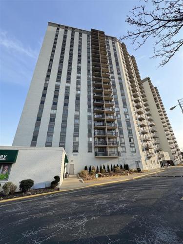 Photo of 100 Manhattan Avenue 1104