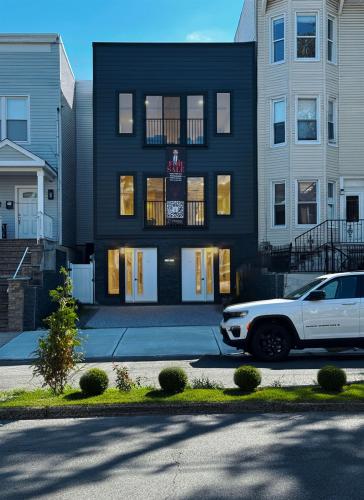 Photo of 29 Carlton Avenue 1