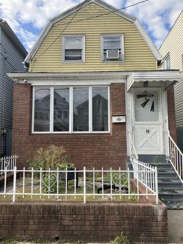 Photo of 98 West 27th Street, Bayonne NJ