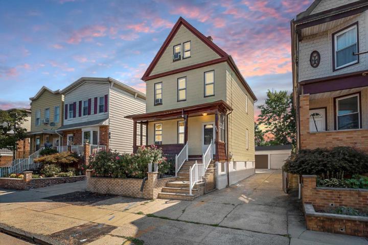 Photo of 442 Avenue E, Bayonne NJ