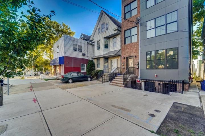 Photo of 2765 Kennedy Boulevard 1