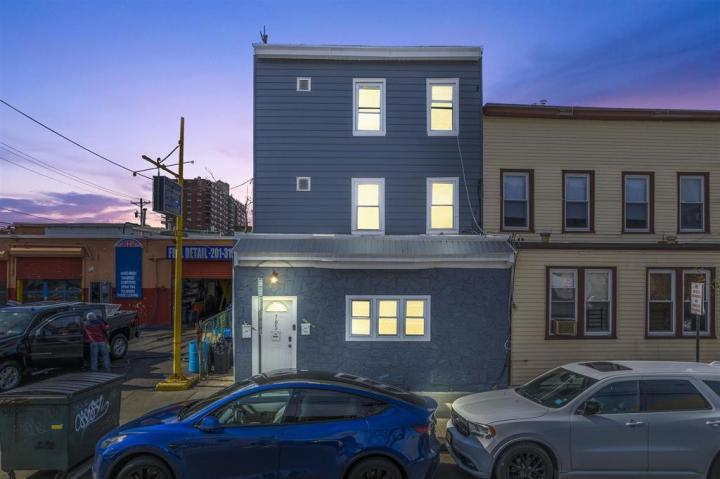 Photo of 705 8th Street