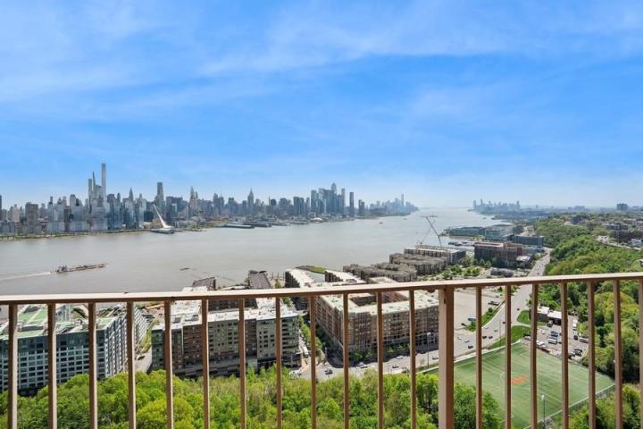 Photo of 6040 Blvd East 25g, West New York NJ