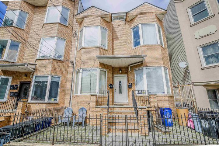 Photo of 98 Leonard Street, Jersey City Heights NJ
