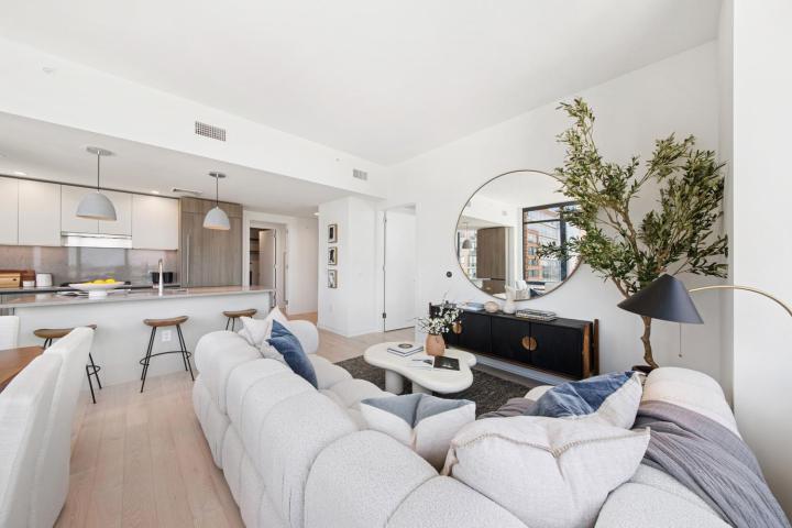 Photo of 155 Bay Street 2303