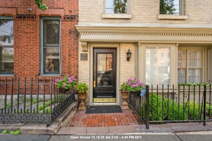 Photo of 212 Warren Street 3, Jersey City Downtown NJ
