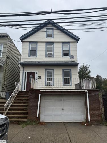 Photo of 35 West 11th Street, Bayonne NJ