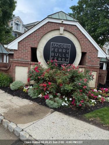 Photo of 490 Fulton Court 490