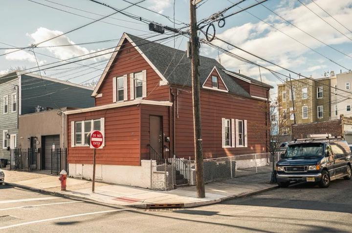 Photo of 117 Sherman Avenue