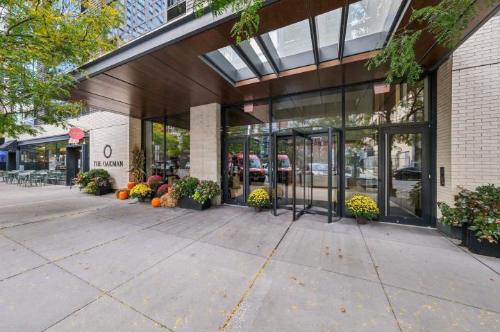 Photo of 160 1st Street 1111