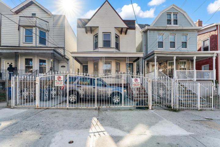 Photo of 35 Lexington Avenue