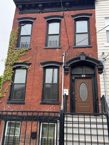 Photo of 69 Jewett Avenue