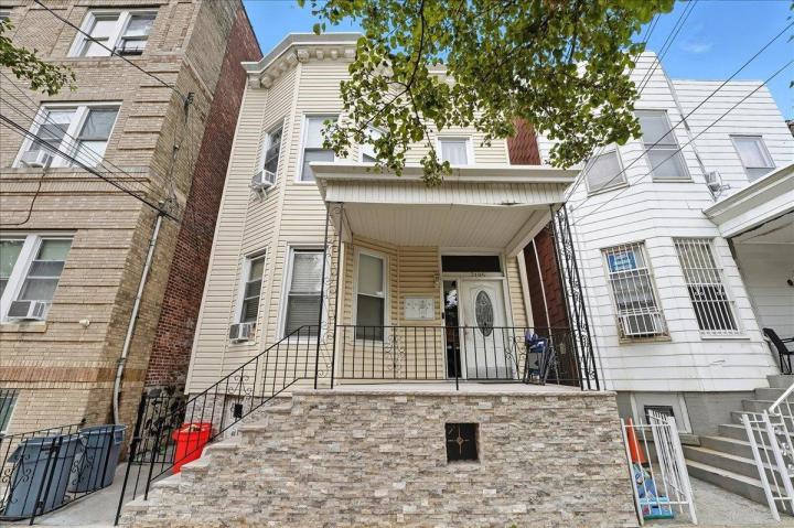 Photo of 2105 New York Avenue