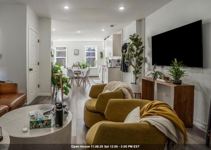 Photo of 211 1st Street 3