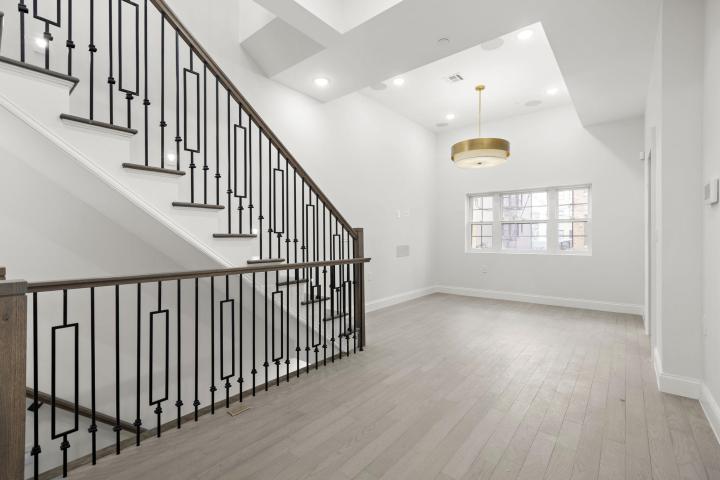 Photo of 133 Clifton Pl Th3