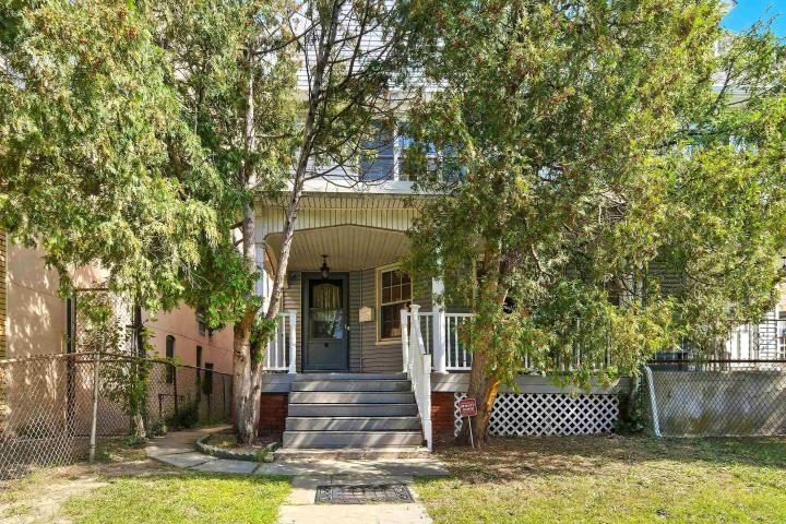 Photo of 68 Danforth Avenue