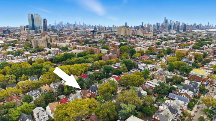 Photo of 116 Bentley Avenue