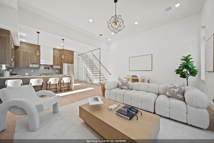 Photo of 13 Lienau Pl 2