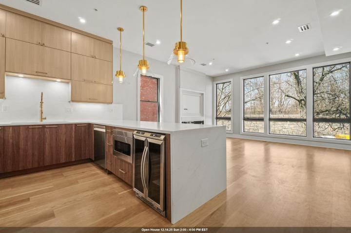 Photo of 160 Central Avenue 2