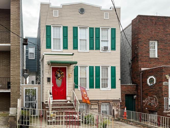 Photo of 125 Poplar Street