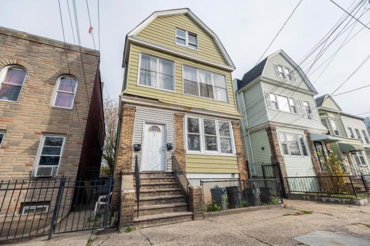 Photo of 150 Van Nostrand Avenue