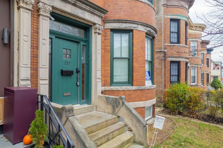 Photo of 257 Woodlawn Avenue