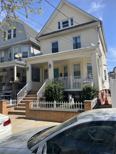 Photo of 86-84 Bartholdi Avenue