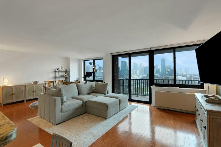 Photo of 700 Grove Street 11k