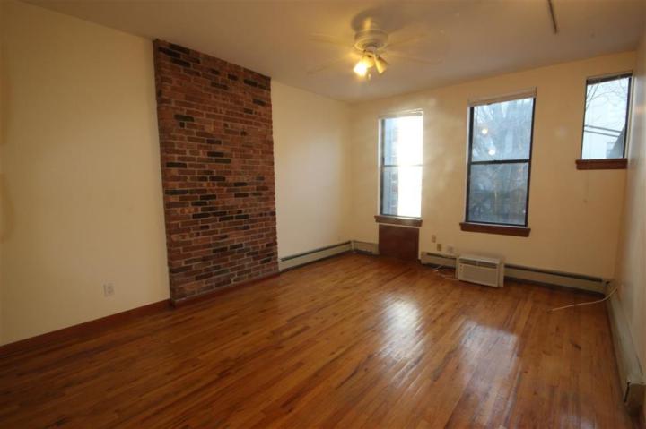Photo of 112 Jefferson Street 2s