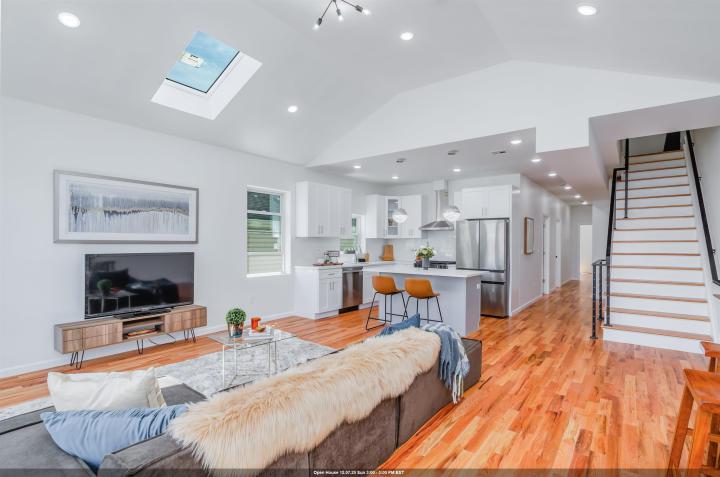 Photo of 85 Myrtle Avenue 2