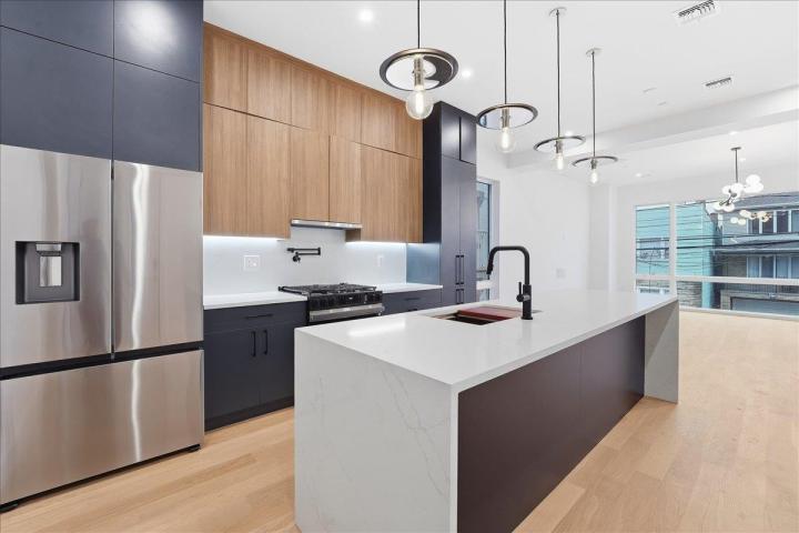 Photo of 105 Laidlaw Avenue 2