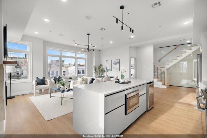 Photo of 192 Cambridge Avenue 4