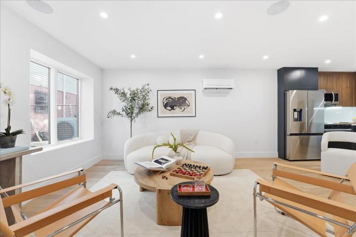 Photo of 105 Laidlaw Avenue 4